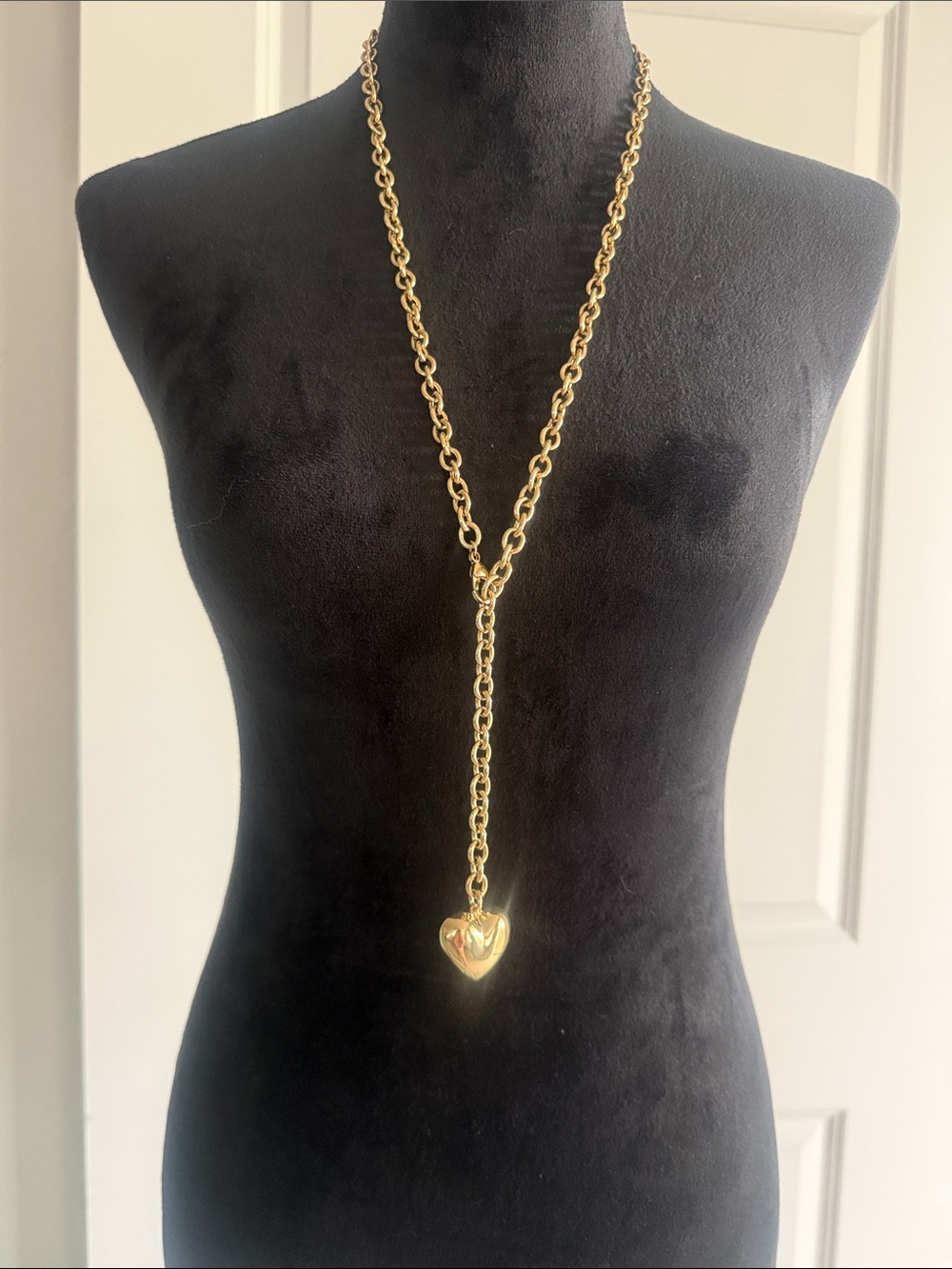 Gold Heart Lariat Necklace - Women's Jewelry